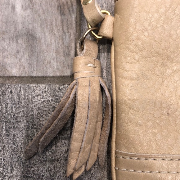 Beige coach wristlet - Picture 3 of 6